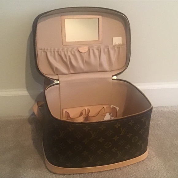 Louis Vuitton Vanity Case - Picture 8 of 16